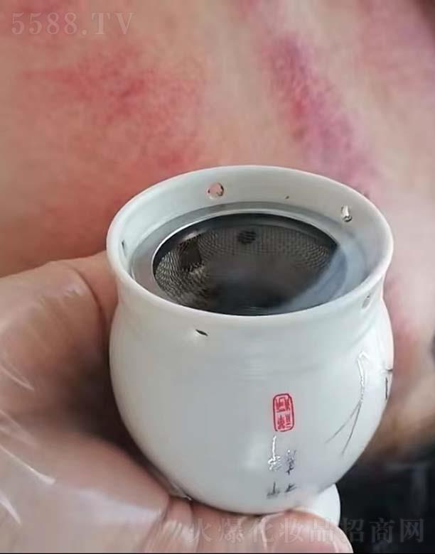 �ӱ�һ�������������޹�˾���బ��ɫ����