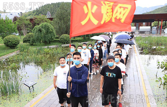 �����������ϧ���£�