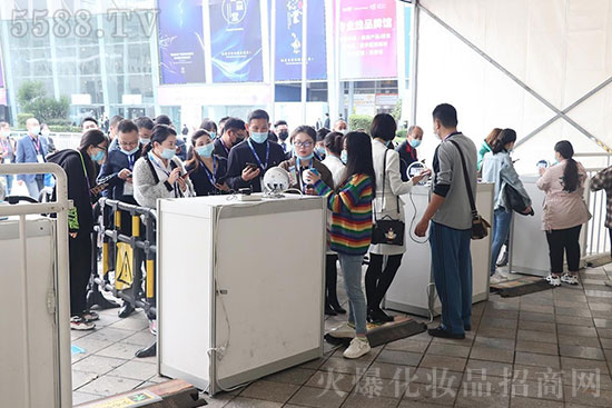 ����ʢ�����س���ۣ���44�óɶ����I(y��)���[��ʢ���_Ļ