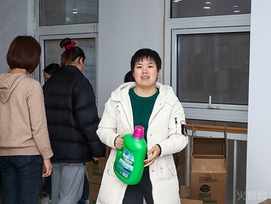 ������Ů��(ji��)���𱬾W(w��ng)�ɰl(f��)Ů�񌣌ٶY��