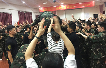 �A��һ���ݔ��һ����