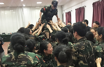 �Θ�ƥ�R�y��Խ�����˱��F(tu��n)���L����