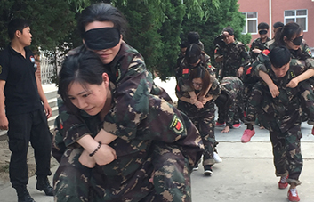 ��?y��n)�������������;�ж�ô�Ķ����D�U(xi��n)���Ҷ����v�������¸�ǰ����