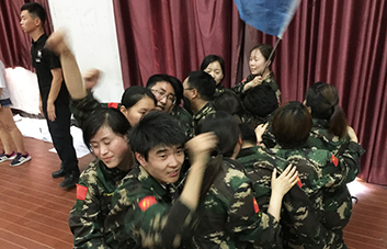 ��(m��ng)����׷�����������(g��)�w��F(tu��n)�(du��)����(qi��ng)����