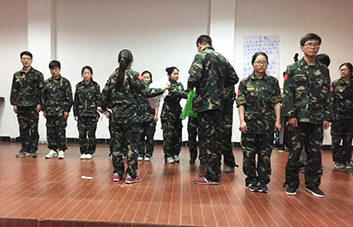 ���س��Z����Ը�����Լ��S�µđ��P�Z�ԣ�