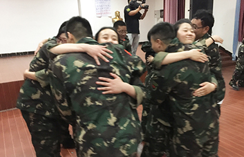 ���ڰl(f��)�F(xi��n)��߅������������߆݌�(du��)�e�˵�ٝ��