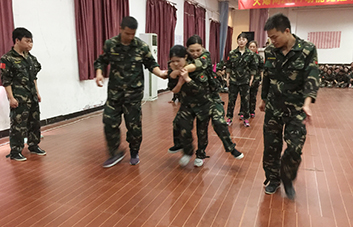 �����X�����Ʊ��O�����@һ·�҂��A��Ư����