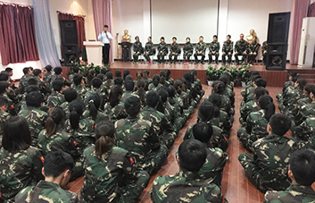 �����ӡ�����(zh��n)�������(du��)�飬�I(l��ng)��(d��o)������չʾ��