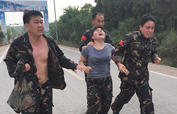 15����ͽ��ĥ�Z���𱬾W(w��ng)�T�;�Ӣ�F(tu��n)�(du��)���O����