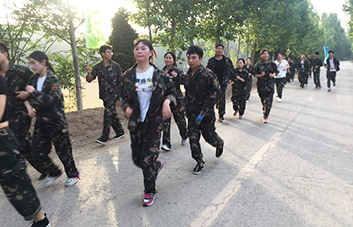 ���˲����������ŗ�������ֱǰ��