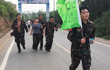 ͽ������15�������w�(y��n)���L��·����ĥ�Z����Ѫ�Ի�����